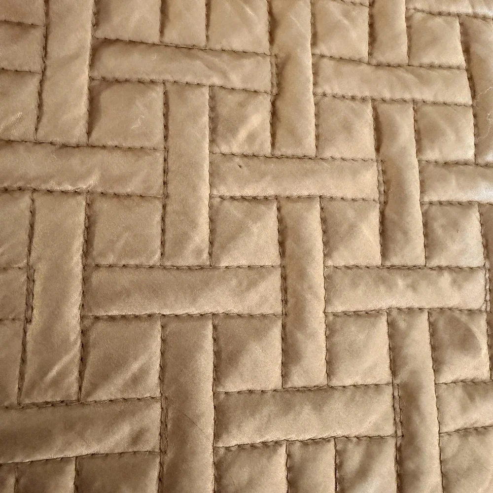Fieldcrest Euro Pillow Shams Set Of 2 Gold Quilted Satin Geometric Pattern Soft
